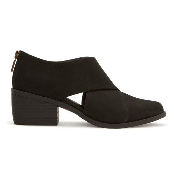 Chic Black Nubuck Adam Tucker Booties - Picture 2 of 6